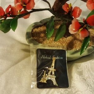 NWOT Rhinestone Studded Eiffel Tower Brooch